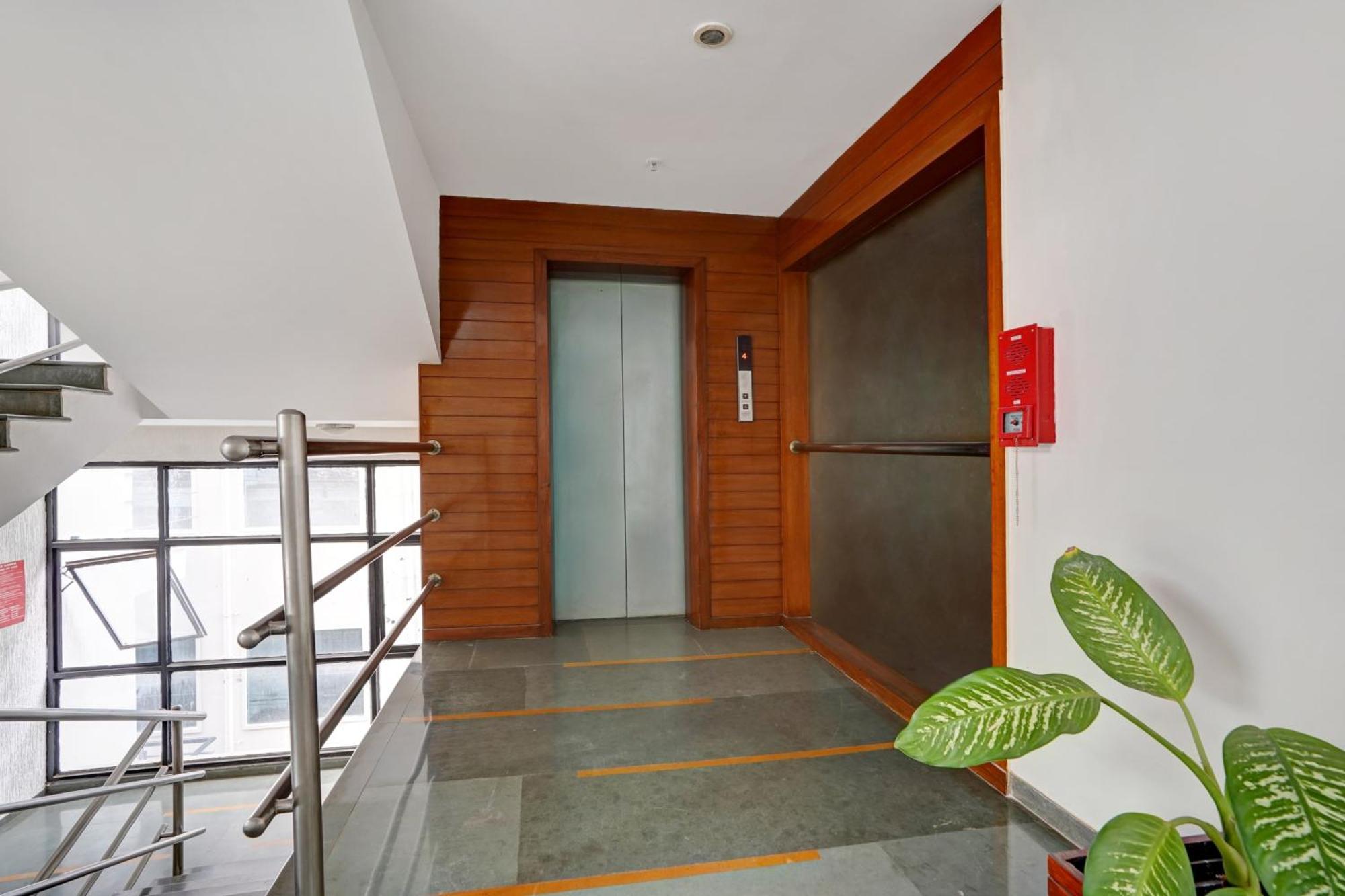 Astra Hotels & Suites - Marathalli Bangalore Exteriör bild