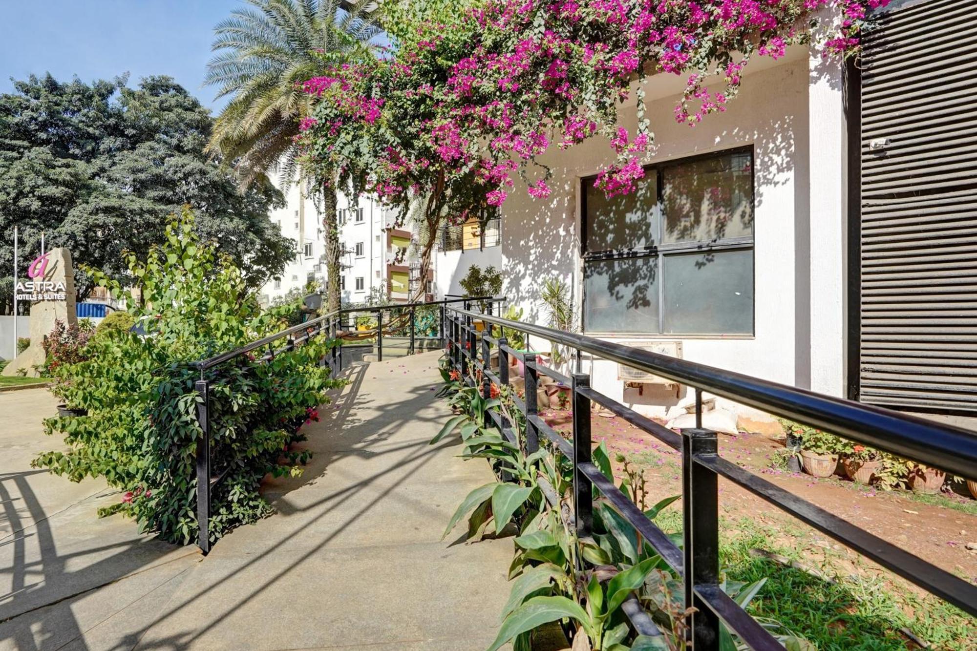 Astra Hotels & Suites - Marathalli Bangalore Exteriör bild