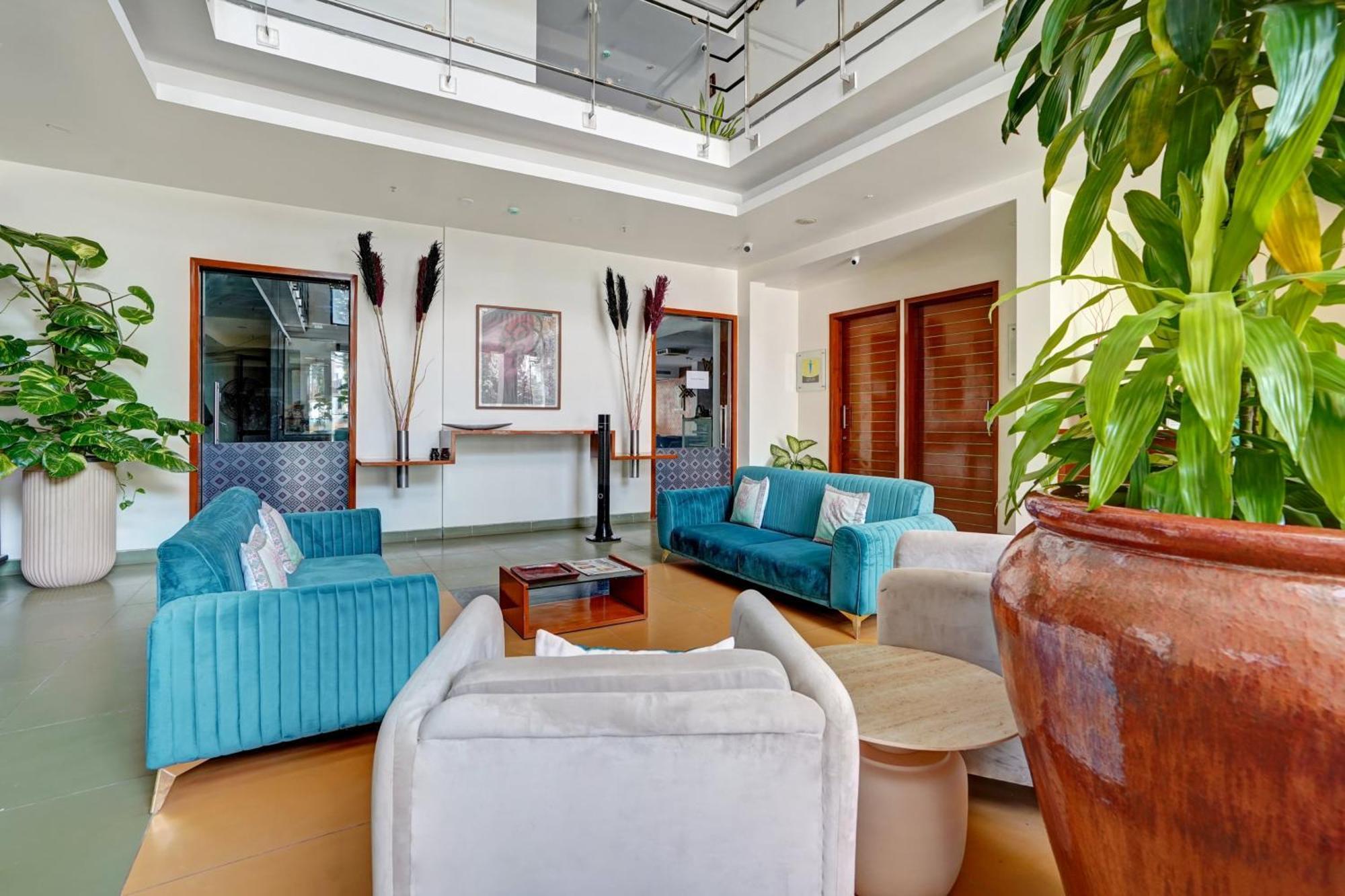 Astra Hotels & Suites - Marathalli Bangalore Exteriör bild